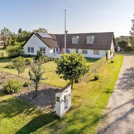 Holiday home Rebecca - 1-5km From The Sea In Ne Jutland By Interhome Hals