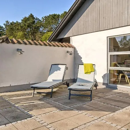 Rebecca - 1-5km From The Sea In Ne Jutland By Interhome Hals