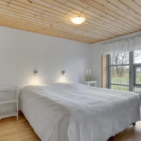 Rebecca - 1-5km From The Sea In Ne Jutland By Interhome * Hals