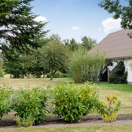 Rebecca - 1-5km From The Sea By Interhome *