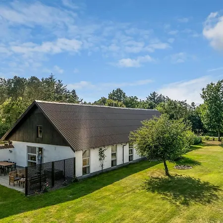 Rebecca - 1-5km From The Sea By Interhome Hals