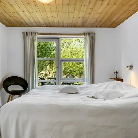 Rebecca - 1-5km From The Sea By Interhome Hals